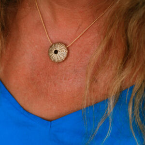 Gargantilla Erizo De Mar Dorado